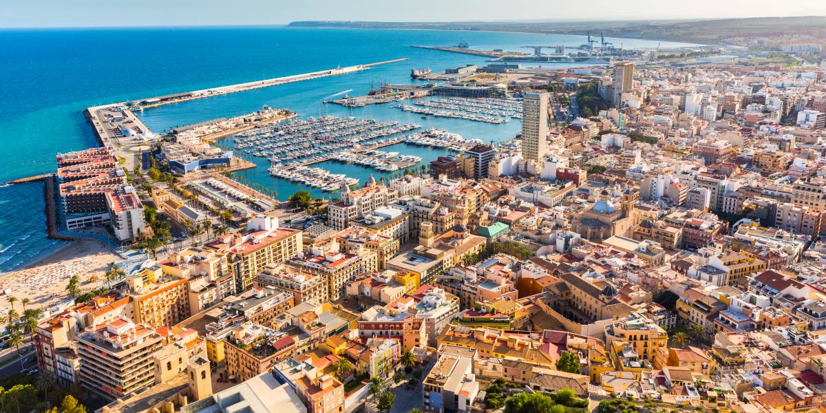 Why buy a house in the Costa Blanca in 2022?