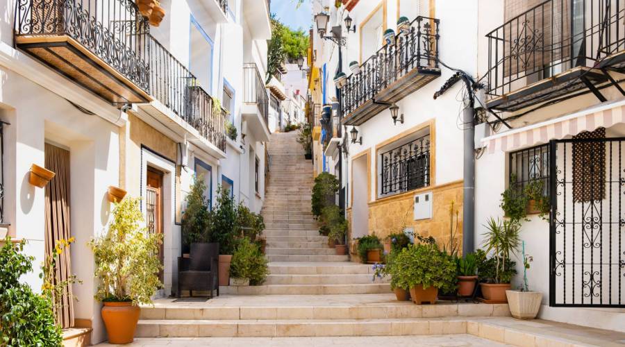 Avoid high energy costs and spend the winter in the Costa Blanca