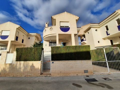 Detached house in La Nucia, Alicante, Spain