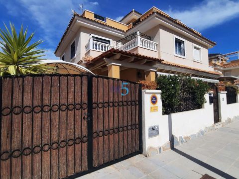 Detached house in Pilar de la Horadada, Alicante, Spain