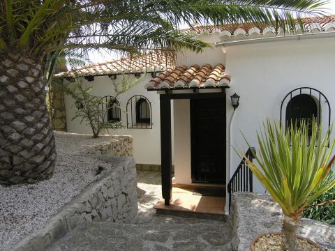 Villa Alquiler a largo plazo En Moraira