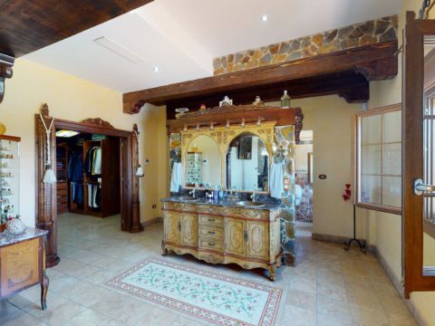 Villa For sale in Almoradí