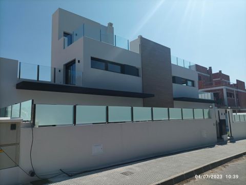 Detached house in Orihuela Costa, Alicante, Spain
