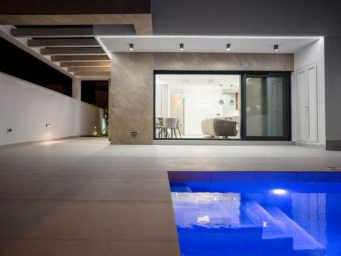 Villa in Villamartin, Alicante, Spain