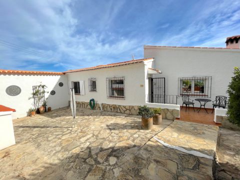 Villa For sale in Moraira