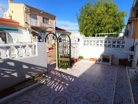 Detached house For sale in Torrevieja
