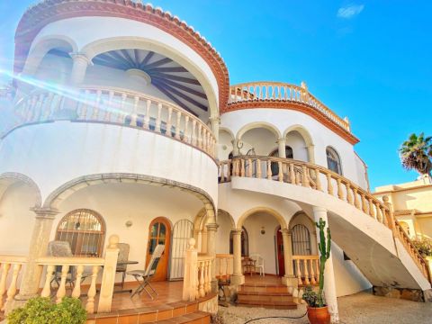 Villa Te huur lange termijn in Moraira