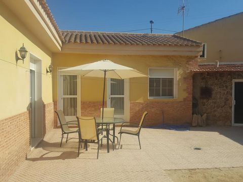 Villa For sale in Alguena